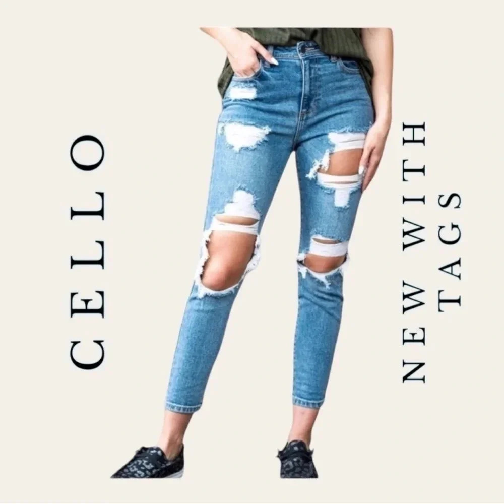 0499.‎ CELLO MID RISE CROPPED SKINNY JEANS SIZE 3 (JUNIORS) DARK WASH IN COLOR
